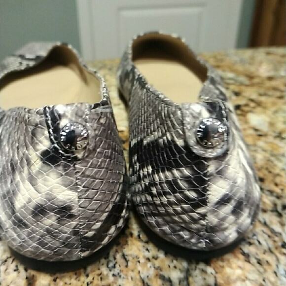 Vintage Snake Print Leather Pointed Toe Flats Michael Kors Size 9.5M - Picture 13 of 13